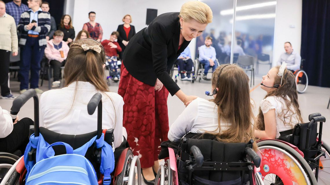 Agata Kornhauser-Duda odwiedziła niepełnosprawnych w Zamościu i Białobrzegach