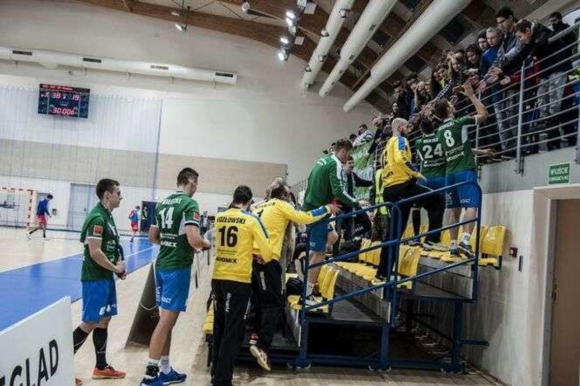 Akademicy odprawili zespół Mariusza Jurasika z kwitkiem