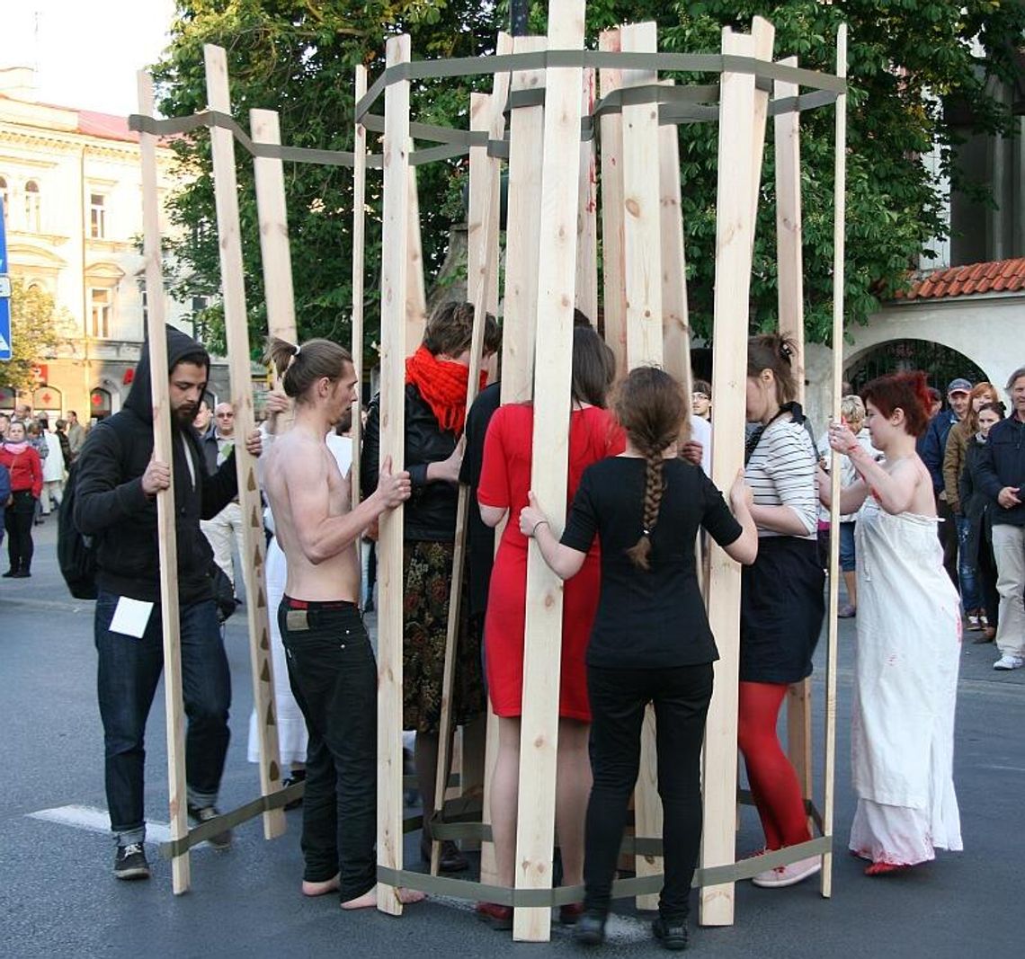 Akcja 27: Spotkanie performerów