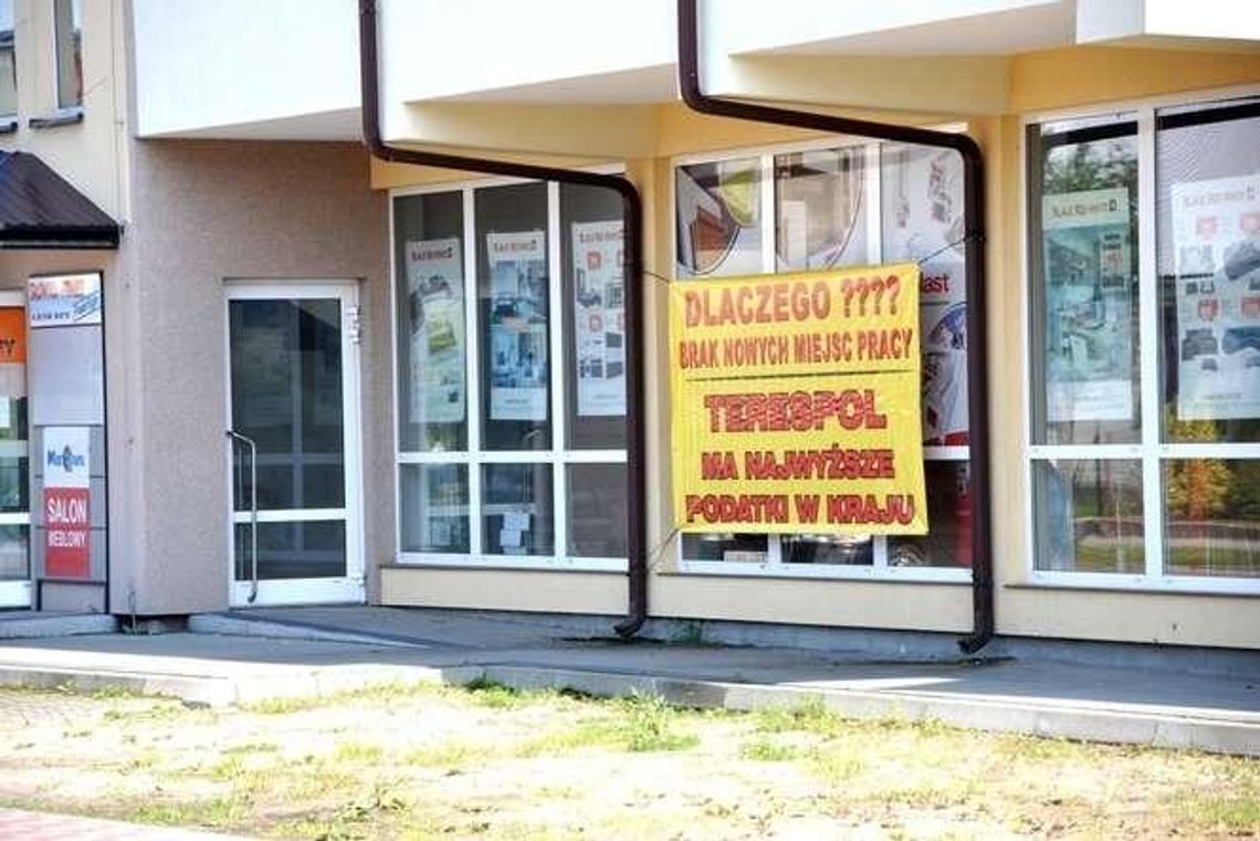 Akcja banerowa w całym mieście. Przedsiębiorcy wywiesili plakaty. O co chodzi? Akcja banerowa w całym mieście. Przedsiębiorcy wywiesili plakaty. O co chodzi?