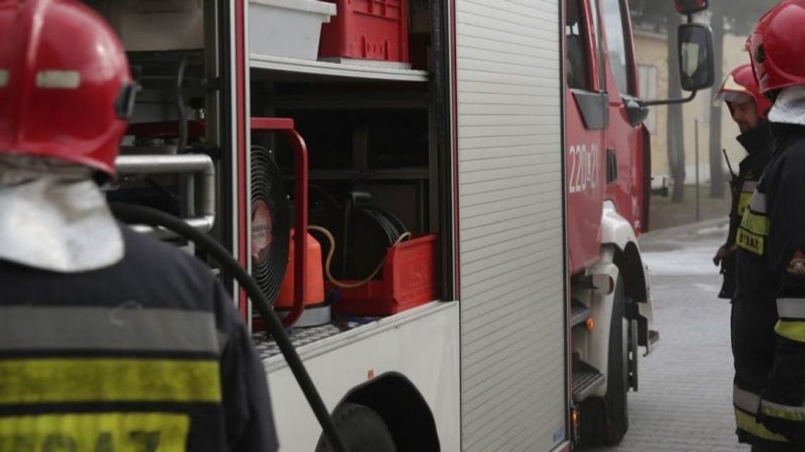 Akcja strażaków w bloku przy ul. Kleeberga w Lublinie. Dym pojawił się w pomieszczeniach apteki