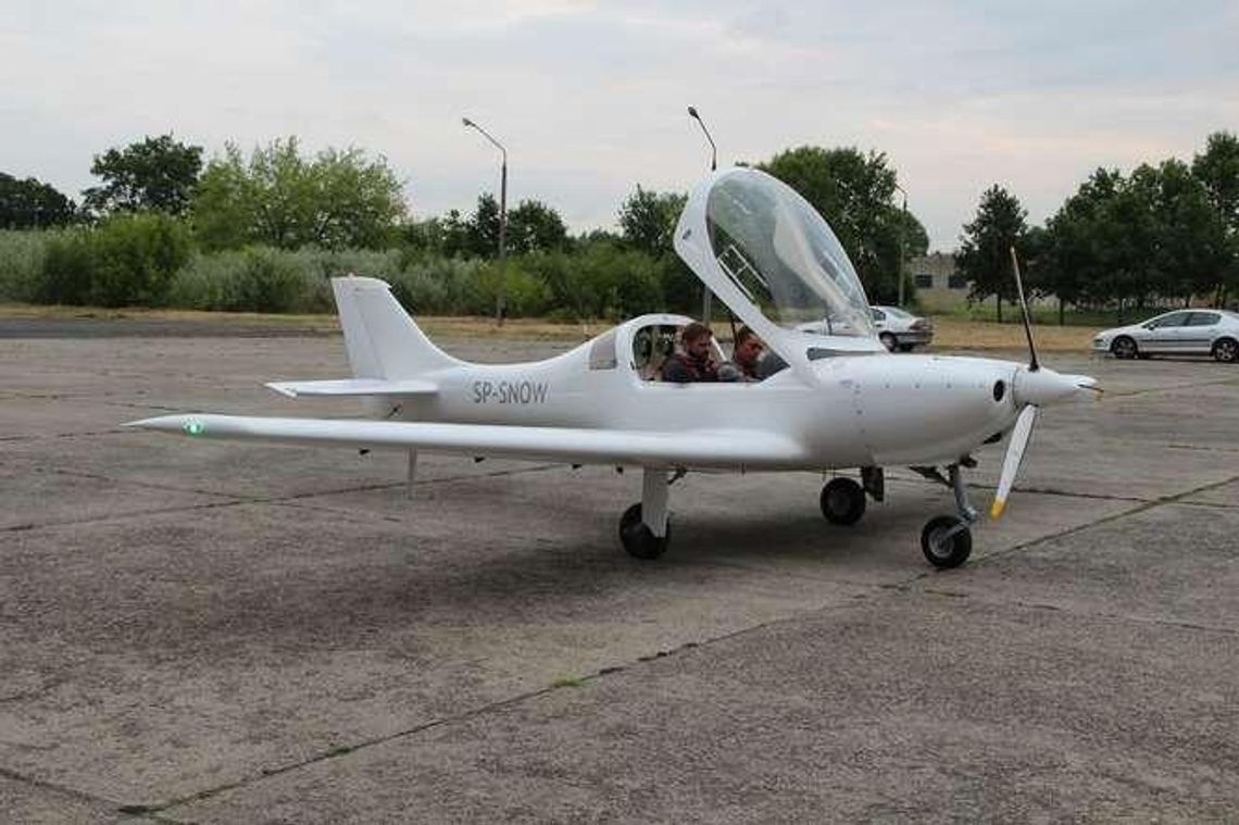 Akrobacje, loty i szybowce. Lotnisko w Białej Podlaskiej wraca do życia 