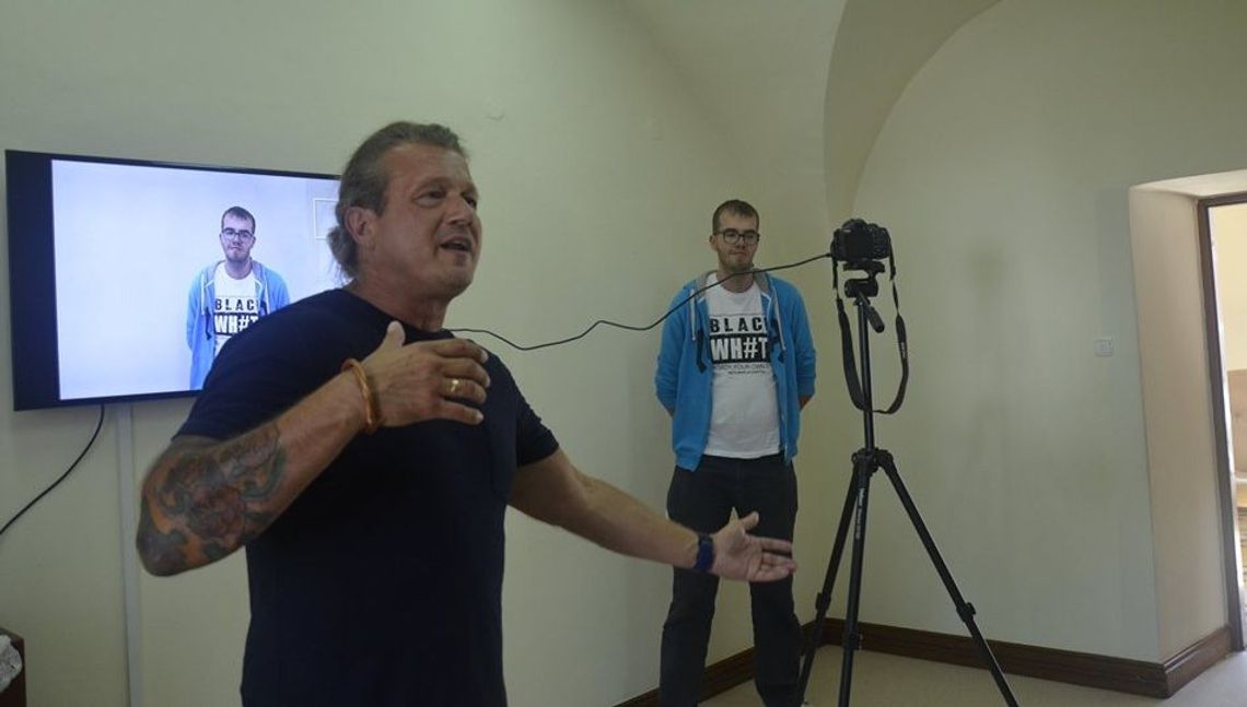 Aktor znany z "Młodych Wilków" prowadzi warsztaty z niepełnosprawnymi [zdjęcia]