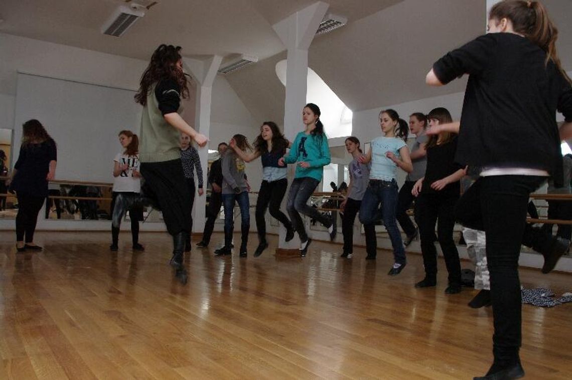 Aktorzy z \"Gardzienic\" szkolili młodzież z Krasnegostawu