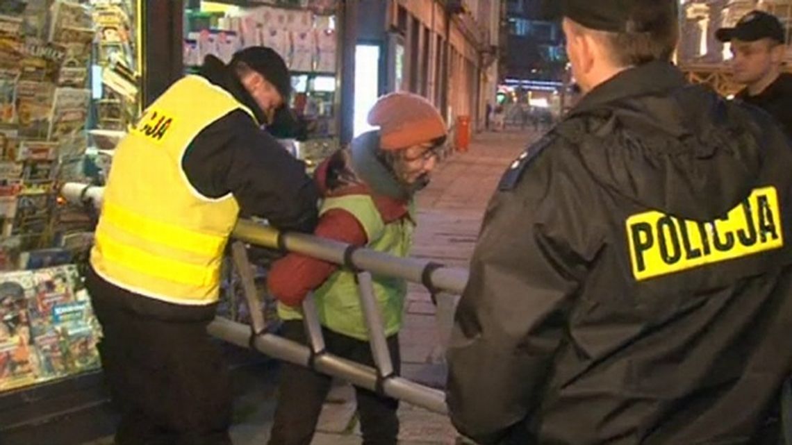 Aktywiści Greenpeace weszli na dach Ministerstwa Gospodarki (wideo)