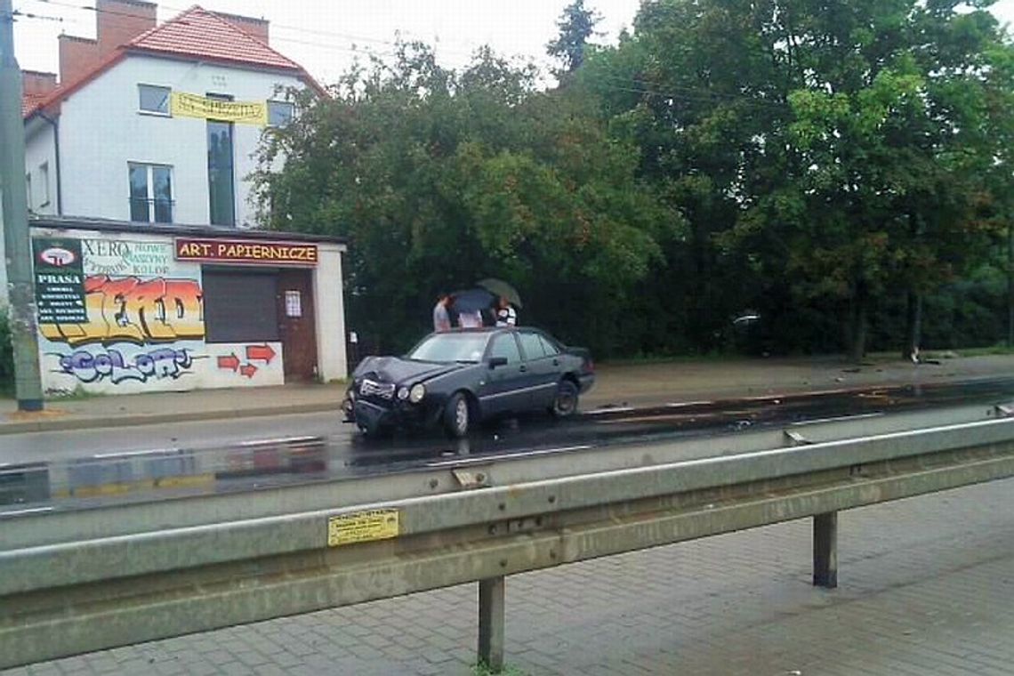 Al. Kraśnicka: Kierowca mercedesa wjechał w pieszych Al. Kraśnicka: Kierowca mercedesa wjechał w pieszych
