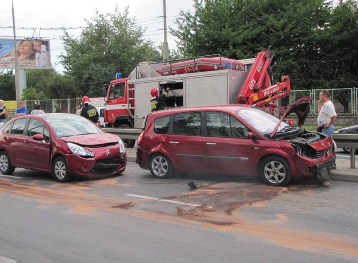 Al. Kraśnicka: Wypadek czterech aut. Trzy osoby w szpitalu