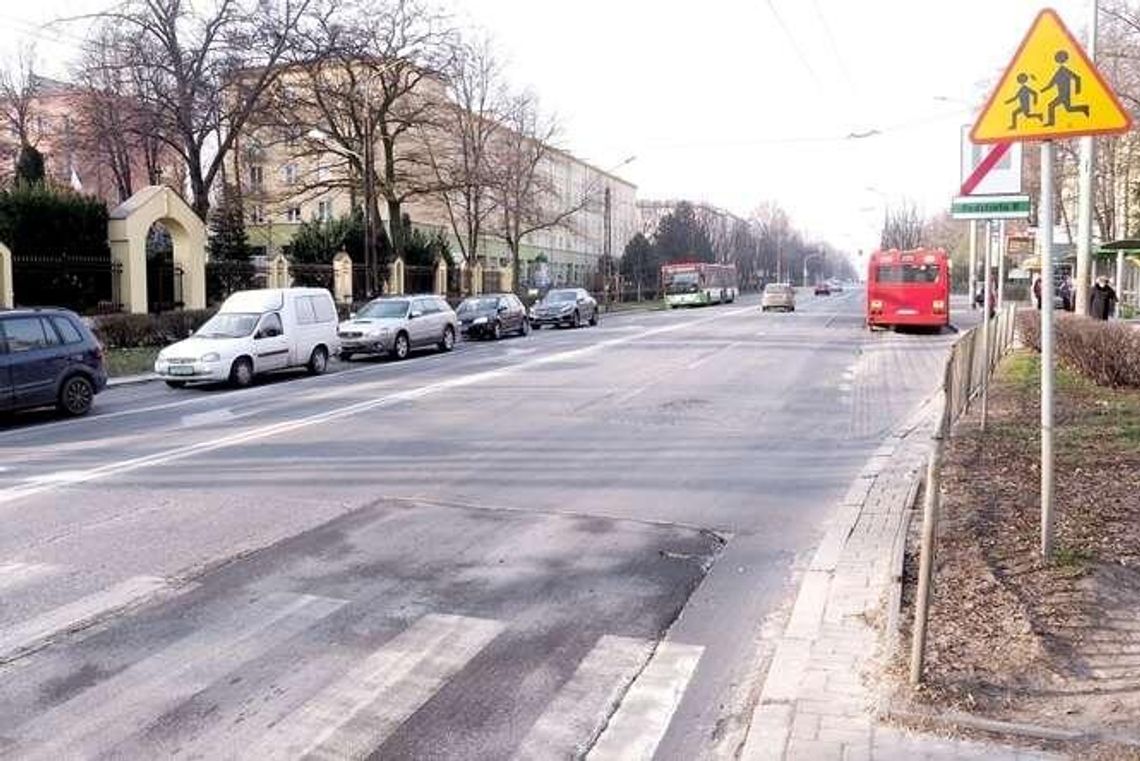 Al. Racławickie: Prosty remont byłby lepszy od przebudowy?