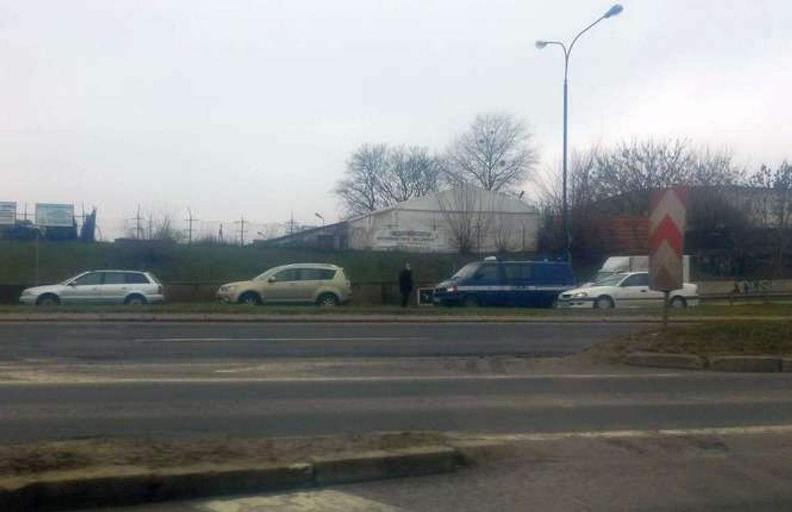 Al. Witosa: Zderzenie dwóch aut. Kierowca miał 2,5 promila