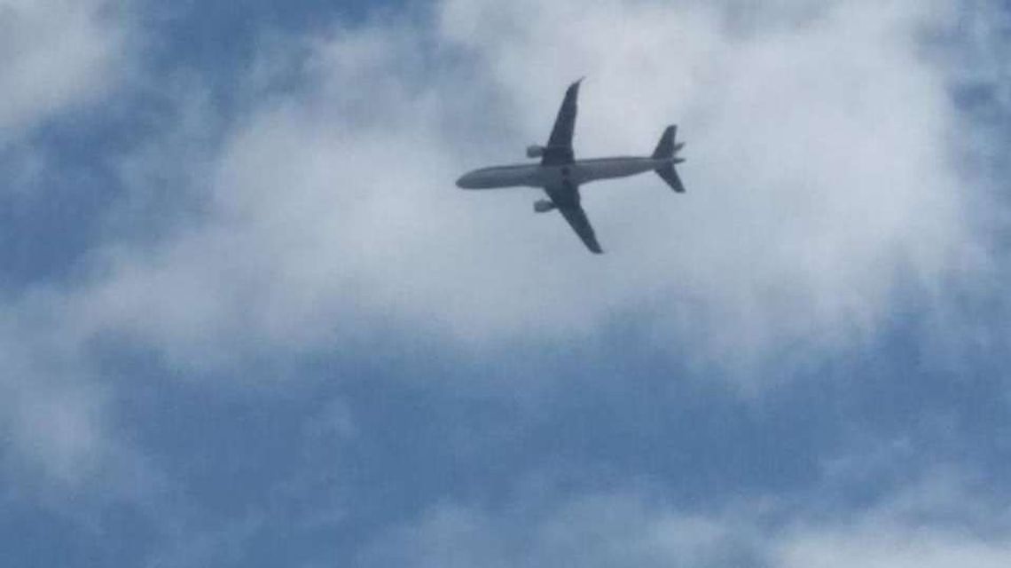 Alarm 24: Co to za samolot lata nad Lublinem? Czytelnik przysyła zdjęcia Alarm 24: Co to za samolot lata nad Lublinem? Czytelnik przysyła zdjęcia