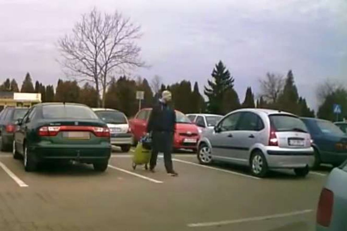 Alarm 24: Idealne parkowanie przy supermarkecie