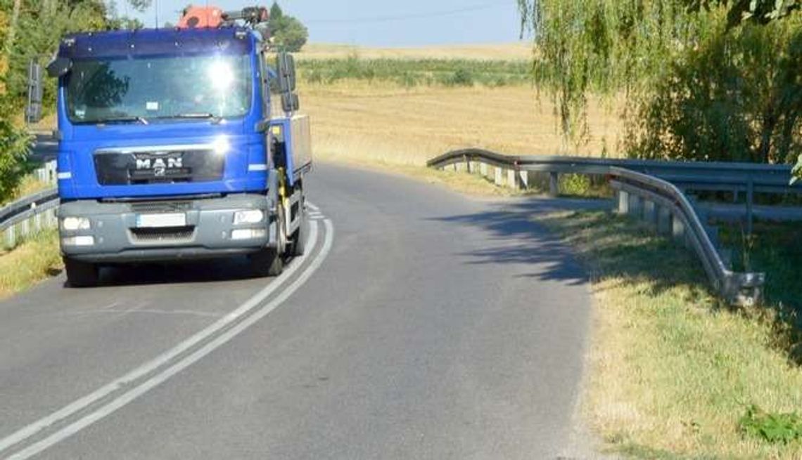 Alarm24: Droga powstała, ale potrzebny jest chodnik