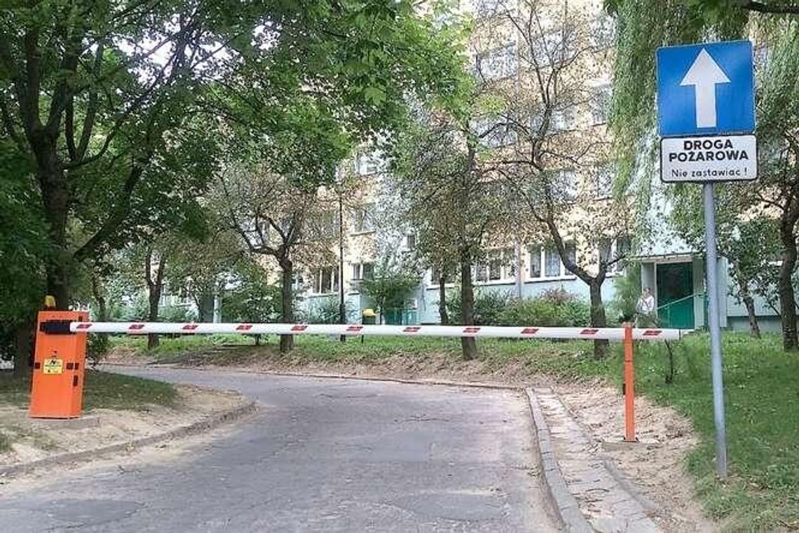 Alarm24: Droga pożarowa i szlaban. Jak przejedzie straż? "Poradzimy sobie"