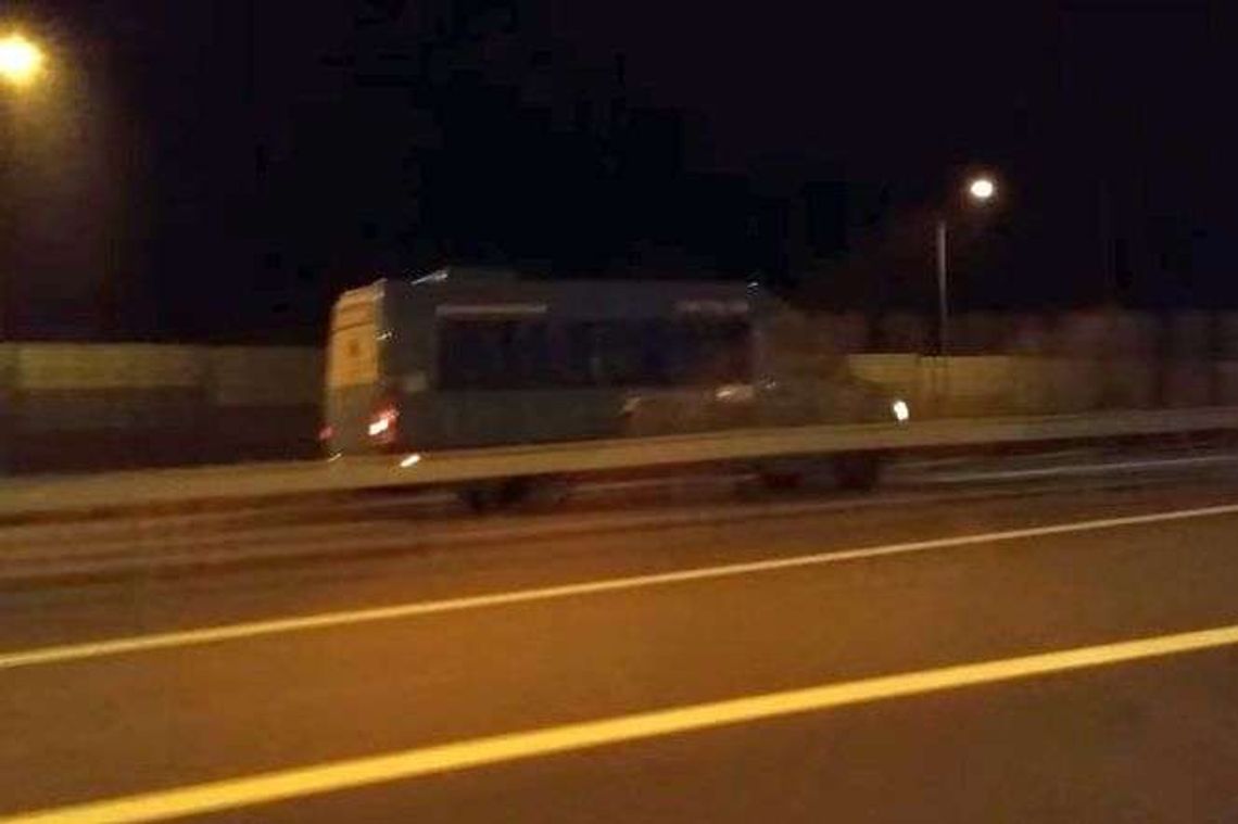 Alarm24: Kierowca busa z pasażerami jechał pod prąd na S17