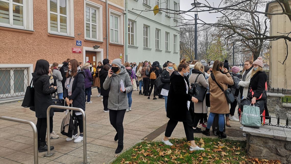 Alarmy bombowe w kilkunastu miejscach w Lublinie. Policja sprawdza wszystkie zgłoszenia