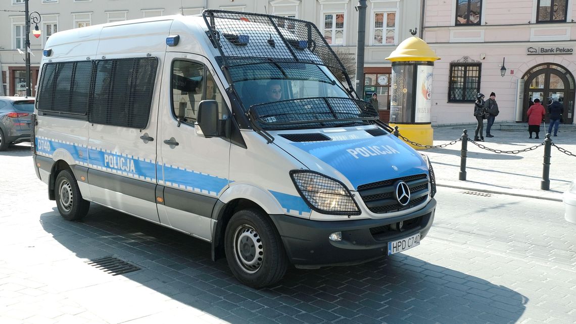 Alert RCB ws. koronawirusa. Policja zapowiada represje wobec lekceważących przepisy o kwarantannie