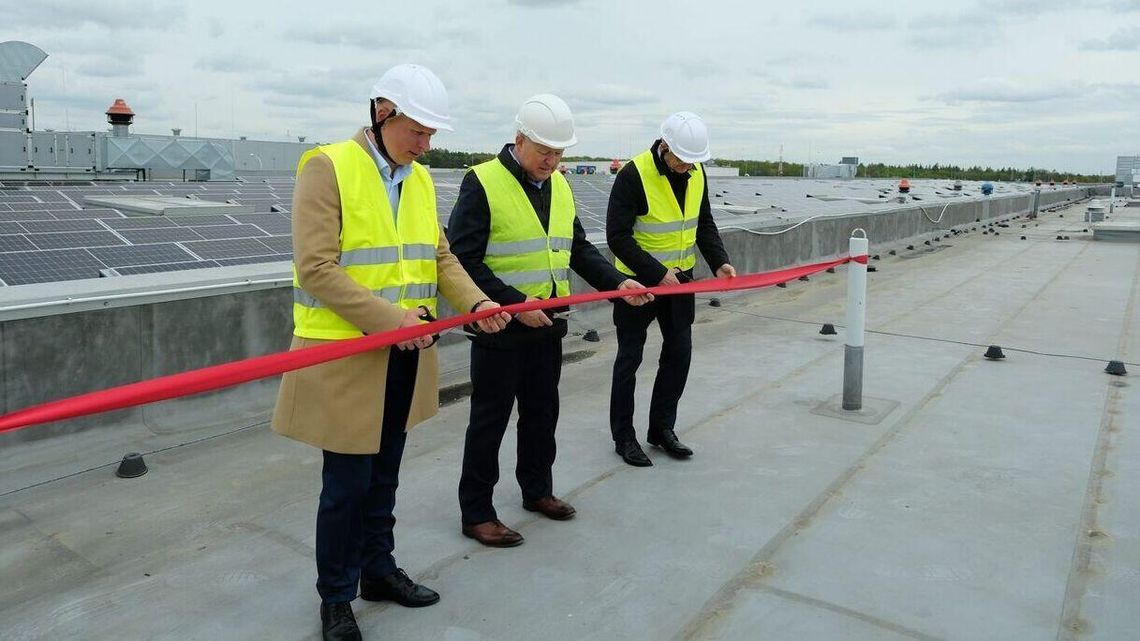 Aliplast pochwalił się największą klejoną instalacją fotowoltaiczną w Polsce 