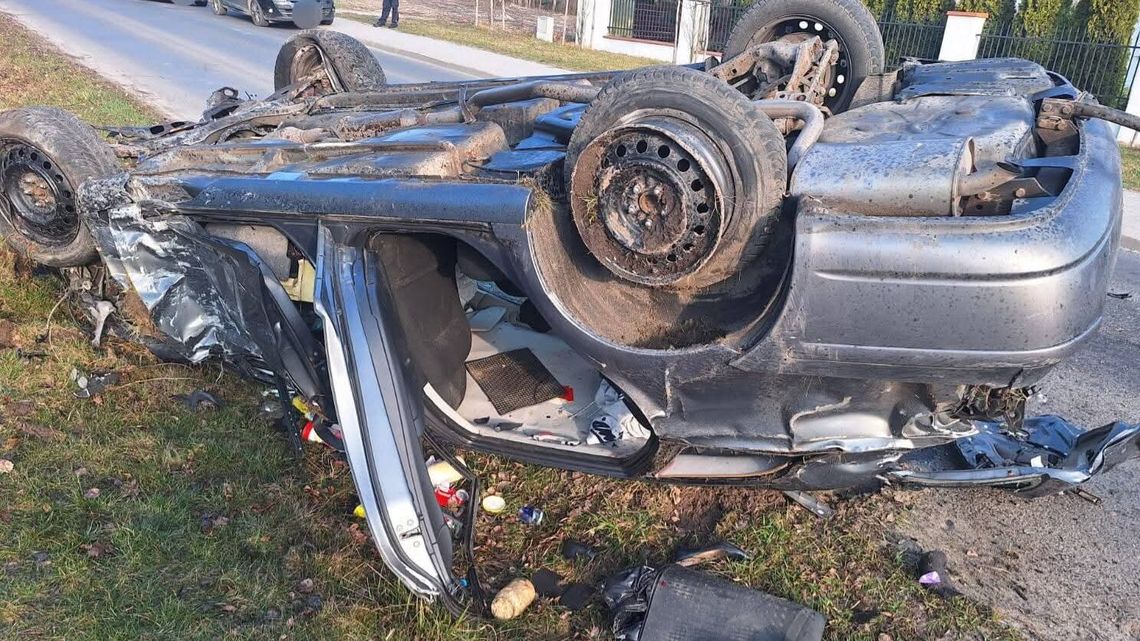 Alkohol i 10 osób w jednym aucie - tragedia w Chełmie. Szkoła żegna ucznia Alkohol i 10 osób w jednym aucie - tragedia w Chełmie. Szkoła żegna ucznia