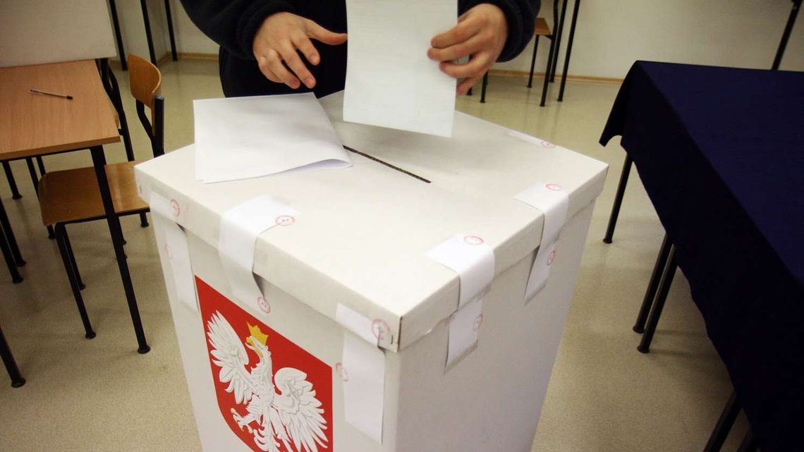 Alkohol i pieniądze w zamian za głosy na kandydatkę na prezydenta. Wraca afera