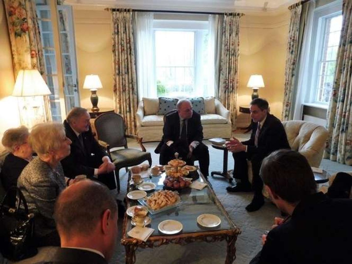 Ambasador Paul Jones gościł rodzinę i Towarzystwo Jana Karskiego