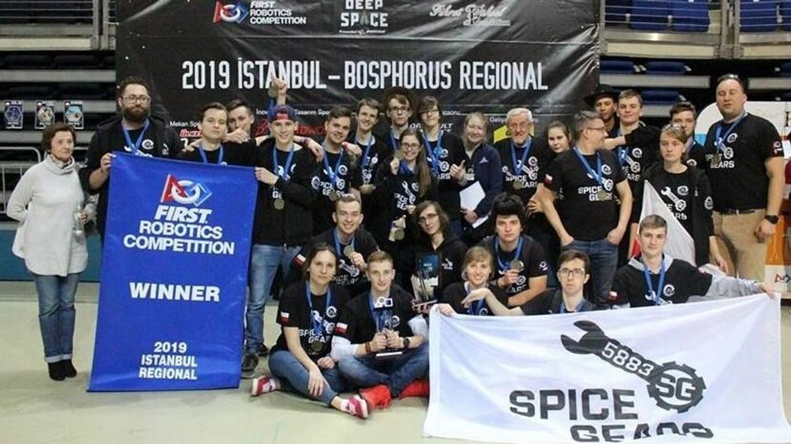 Ambasadorzy Województwa Lubelskiego wyrzuceni ze szkoły Ambasadorzy Województwa Lubelskiego wyrzuceni ze szkoły