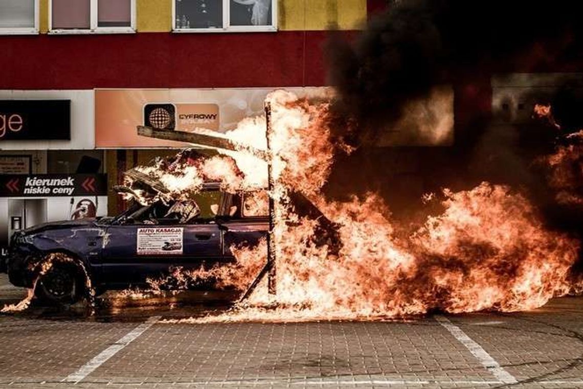 American Monster Truck: Kaskaderzy, drift i palenie gumy (zdjęcia)