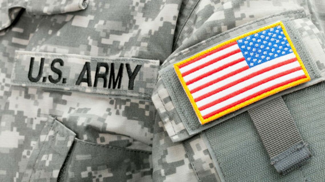 Amerykański żołnierz wysyłał zdjęcia i wyznawał miłość. Kobieta nabrała podejrzeń