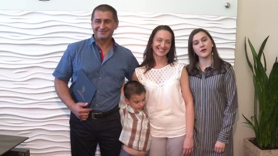 Andryj z Ukrainy ratował ludzi z płonących samochodów na A6. Chcą mu pomóc w uzyskaniu polskiego obywatelstwa