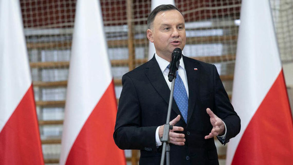 Andrzej Duda podpisał ustawę o rekompensacie dla mediów publicznych. Niecałe 2 mld zł trafią do TVP i Polskiego Radia Andrzej Duda podpisał ustawę o rekompensacie dla mediów publicznych. Niecałe 2 mld zł trafią do TVP i Polskiego Radia