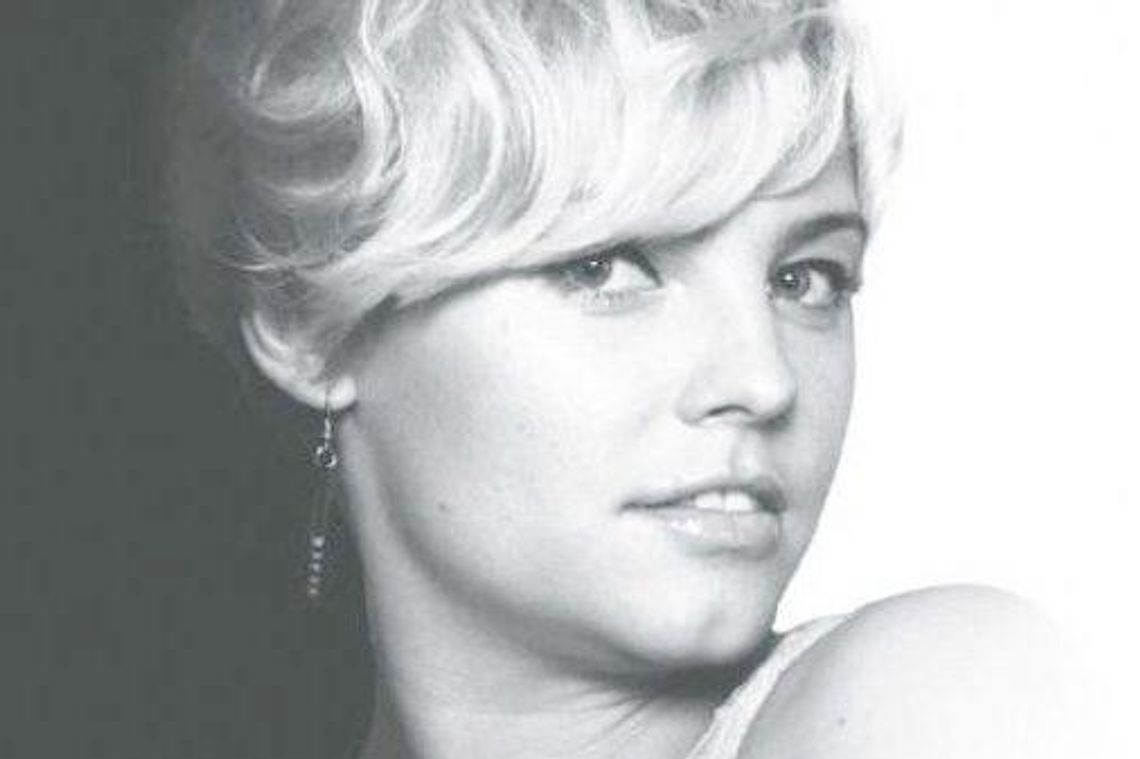 Ania Dąbrowska w Graffiti 