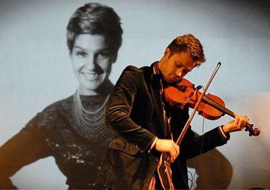 Anna Serafińska i Carmen Moreno w Teatrze Starym