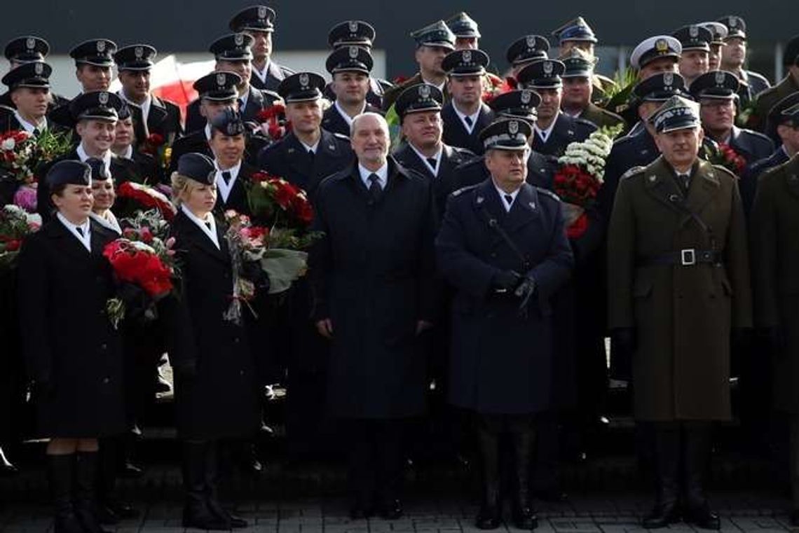 Antoni Macierewicz w Dęblinie: Wyjaśnienie katastrofy w Smoleńsku jest sprawą honoru Wojska Polskiego