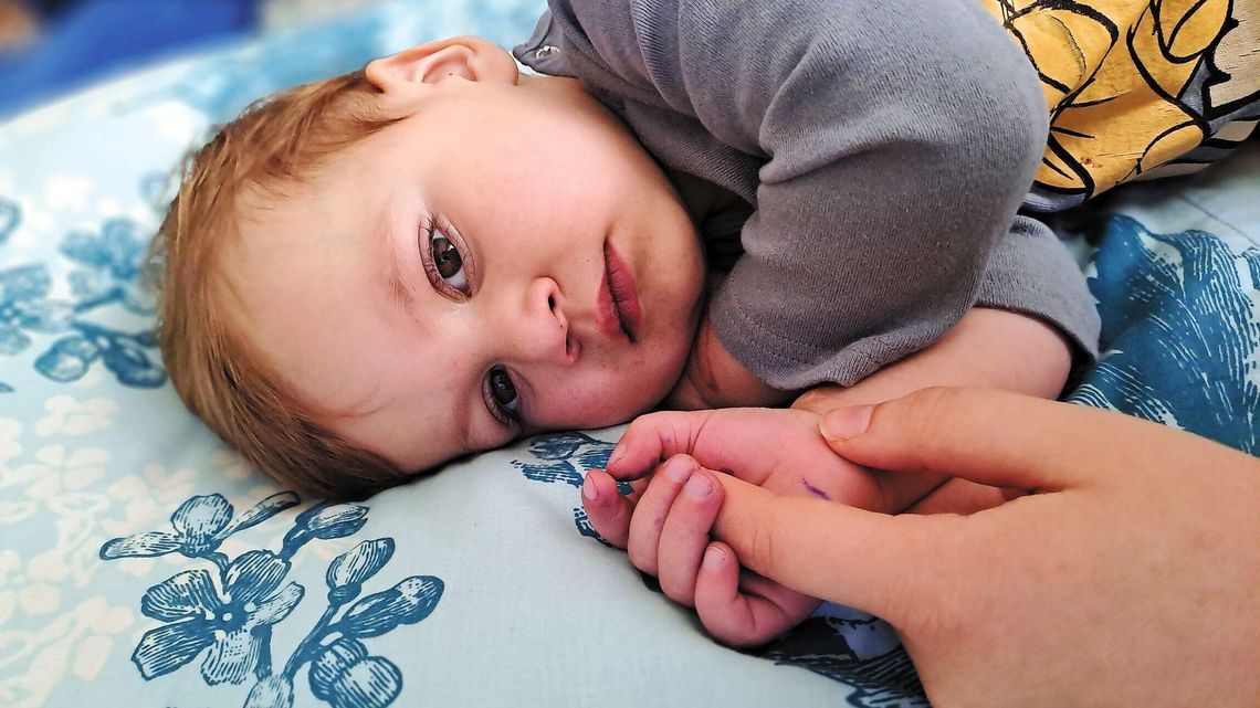 Antoś gdy płacze pokazuje, że boli serduszko. Mama: "Nie wiem, ile ma czasu. Ale wiem, że muszę walczyć o jego życie" Antoś gdy płacze pokazuje, że boli serduszko. Mama: "Nie wiem, ile ma czasu. Ale wiem, że muszę walczyć o jego życie"