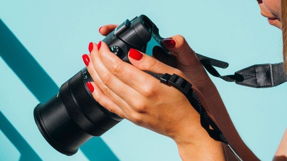 Aparat lustrzanka – dlaczego wciąż warto na niego postawić?