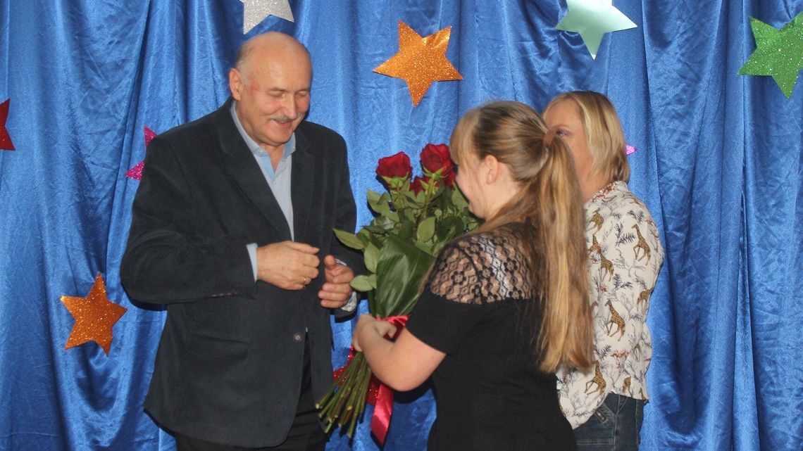 Apel na powitanie przywróconego dyrektora ZDZ w Białej Podlaskiej. "Zdaliśmy ten egzamin jako wspólnota" Apel na powitanie przywróconego dyrektora ZDZ w Białej Podlaskiej. "Zdaliśmy ten egzamin jako wspólnota"