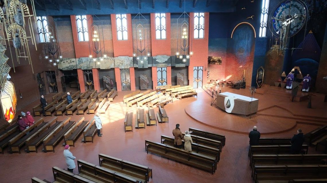 Arcybiskup udzielił dyspensy na udział w mszach w niedziele i święta