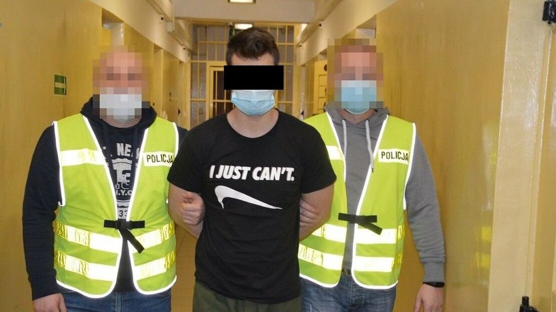 Areszt za porno z dziećmi w komputerze. Rozsyłał je komunikatorem Areszt za porno z dziećmi w komputerze. Rozsyłał je komunikatorem