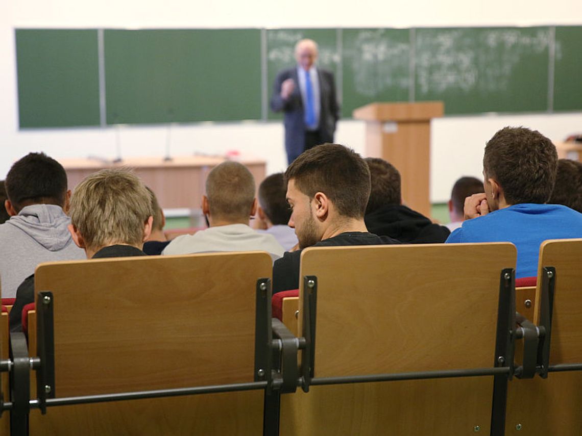 ARiMR obiecuje: Pomożemy studentom z kredytem ARiMR obiecuje: Pomożemy studentom z kredytem