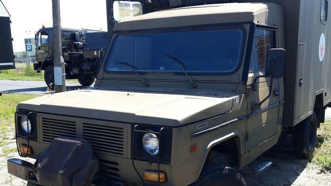 Armia sprzedaje quady i polonezy. Kusi niskimi cenami Armia sprzedaje quady i polonezy. Kusi niskimi cenami