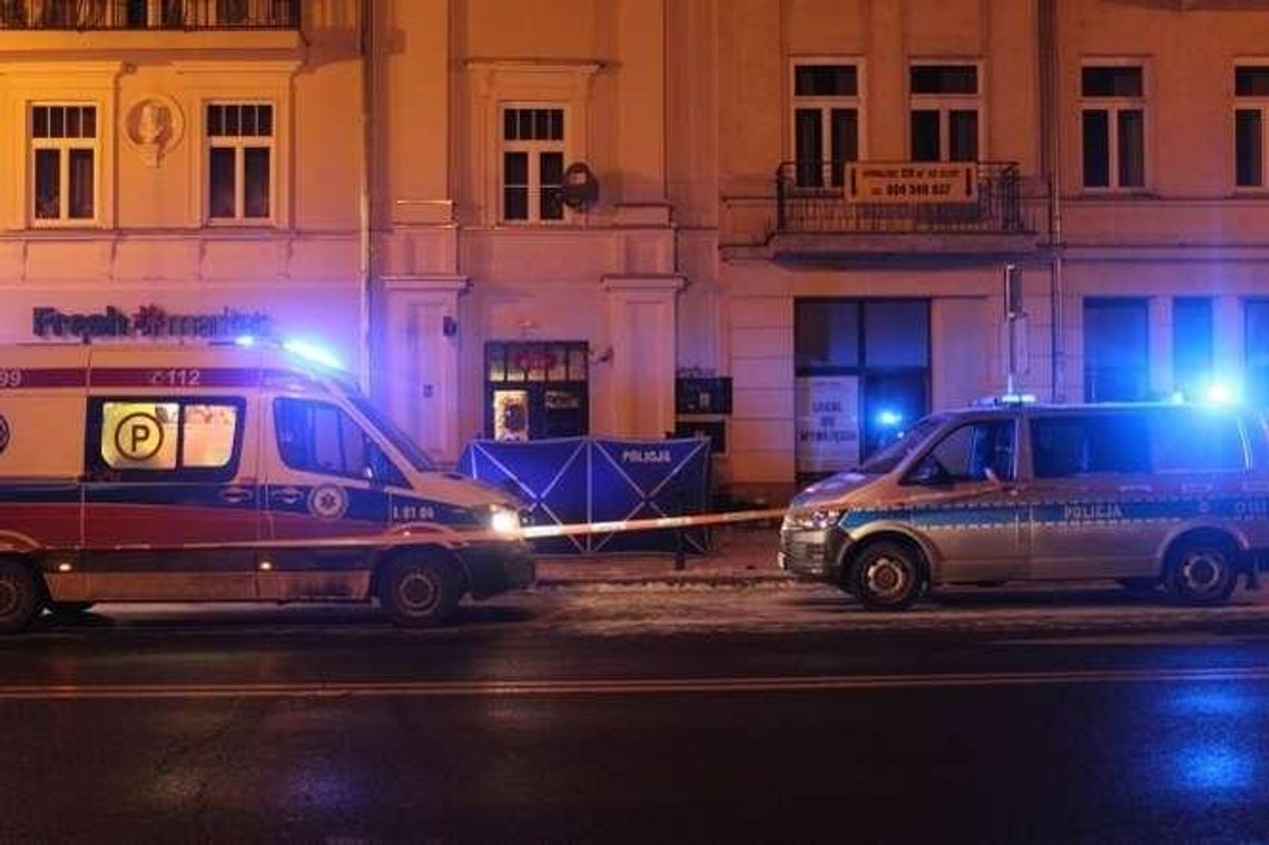 Atak nożownika w centrum Lublina. Policjanci zatrzymali 34-latka. Jedna osoba nie żyje, druga jest w szpitalu