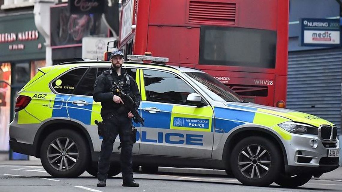Atak w centrum Londynu. Kilka osób zostało pchniętych nożem Atak w centrum Londynu. Kilka osób zostało pchniętych nożem