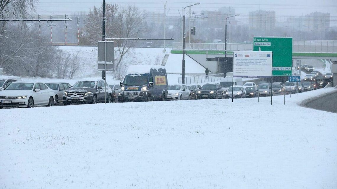 Atak zimy w Lublinie i regionie. Aktualna sytuacja na drogach