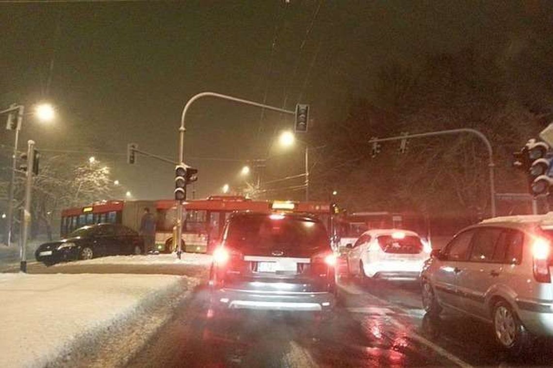 Atak zimy. Wypadki na drogach Lublina i regionu (zdjęcia)