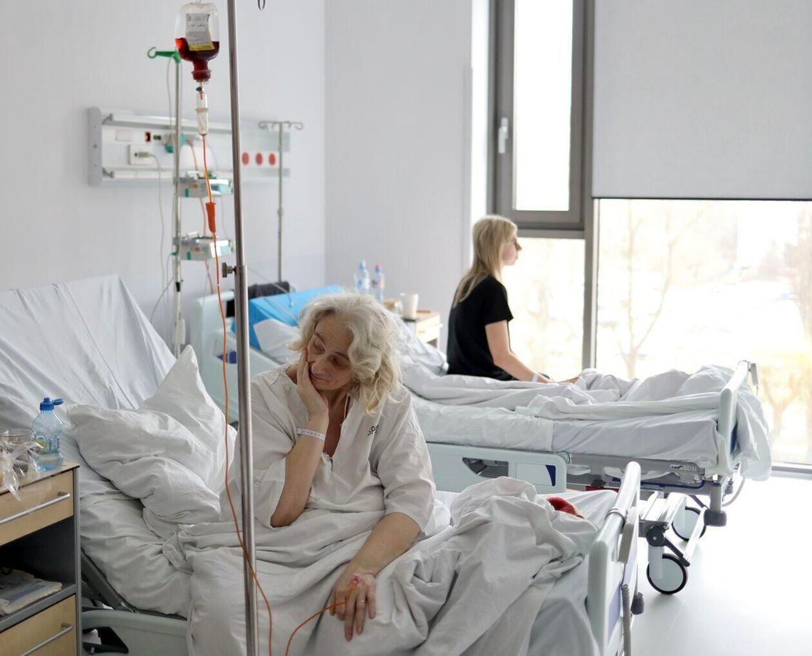 Atakuje coraz młodsze kobiety. Często wykrywany jest za późno Atakuje coraz młodsze kobiety. Często wykrywany jest za późno