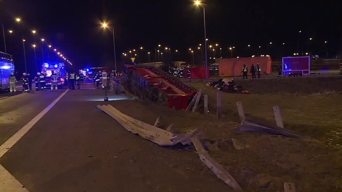 „Autobus przewrócił się na prawą stronę. Krzyczałam na pomoc”. Relacja rannej w wypadku na A4