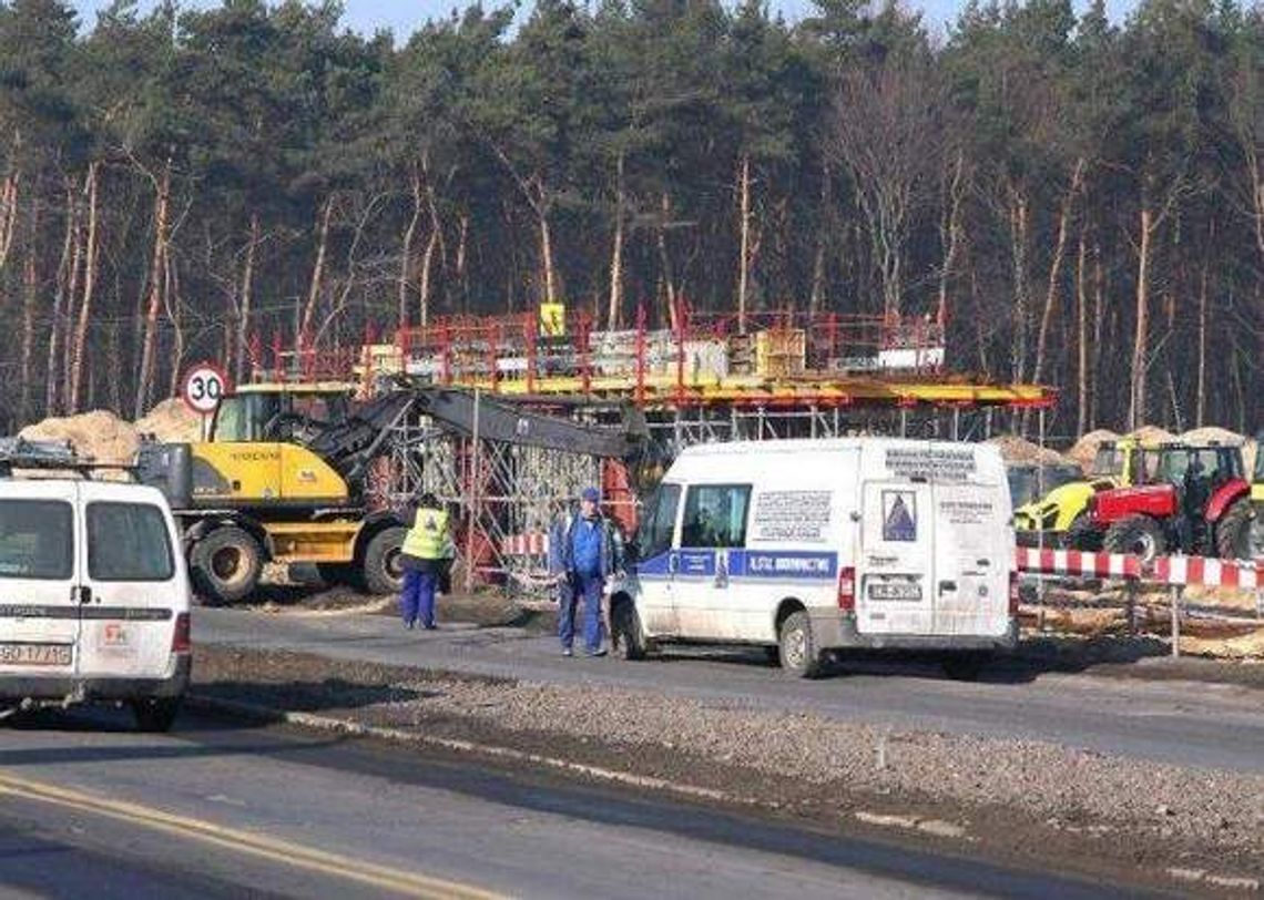 Autobus tędy nie jeździ, ale wiaty powstały