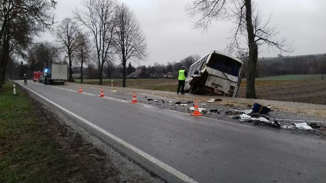 Autobus zderzył się z busem. Nie żyje jedna osoba