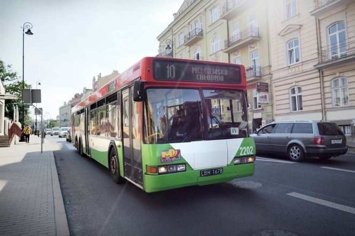 Autobusy komunikacji miejskiej zmieniają trasy. Sporo zmian od wtorku (lista) Autobusy komunikacji miejskiej zmieniają trasy. Sporo zmian od wtorku (lista)