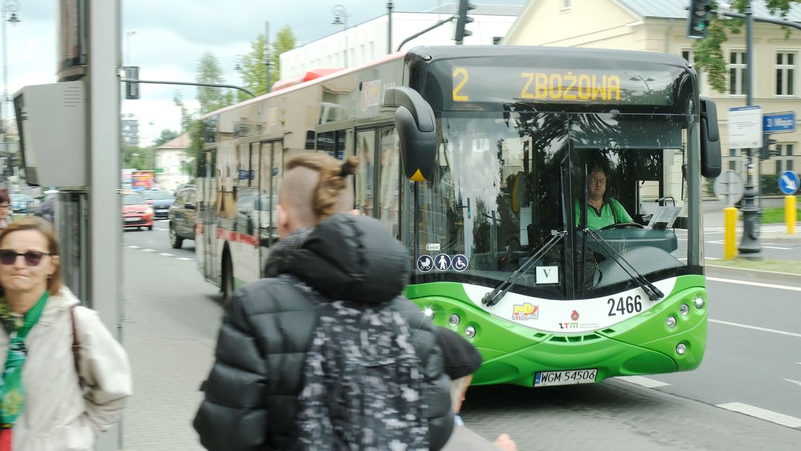 Autobusy na wakacje. W życie wchodzi wakacyjny rozkład jazdy Autobusy na wakacje. W życie wchodzi wakacyjny rozkład jazdy