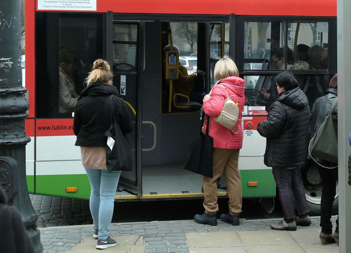 Autobusy "widmo" w Lublinie. Pasażerowie skarżą się na miejską komunikację